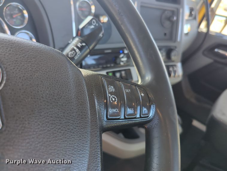 image for item OD9121 2020 Kenworth T680  semi truck