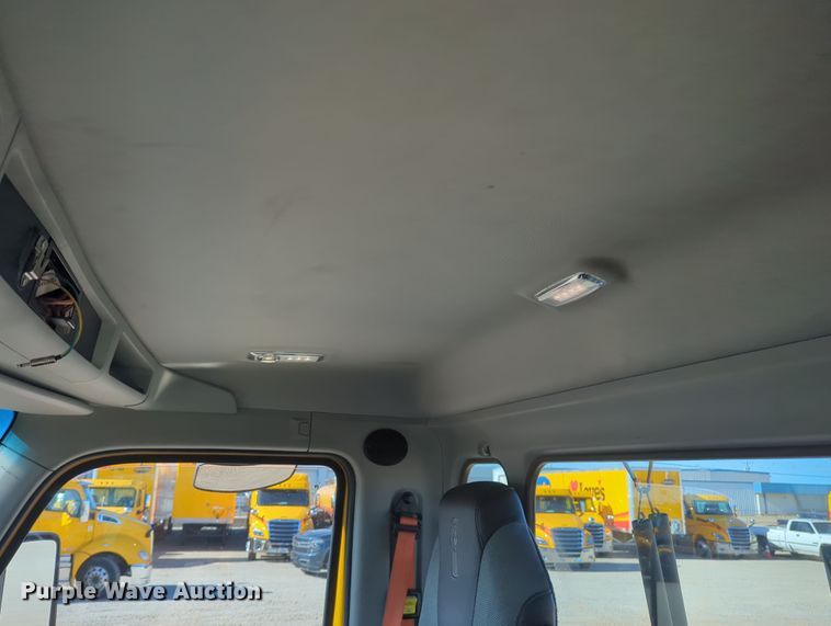 image for item OD9121 2020 Kenworth T680  semi truck