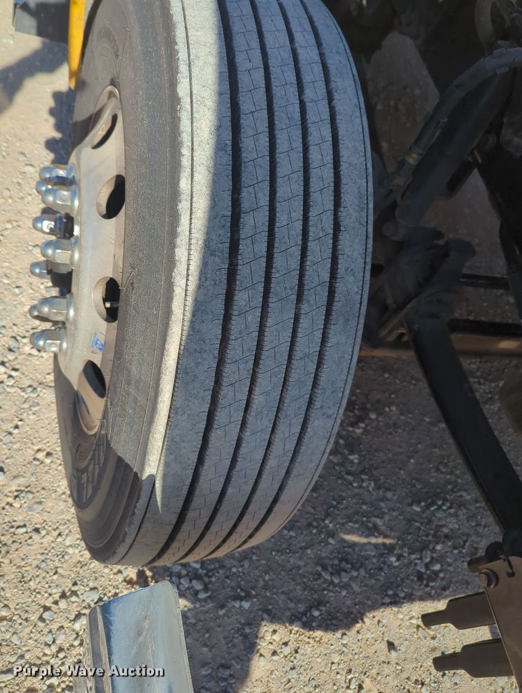 image for item OD9121 2020 Kenworth T680  semi truck