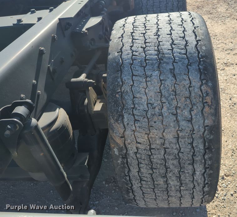 image for item OD9121 2020 Kenworth T680  semi truck