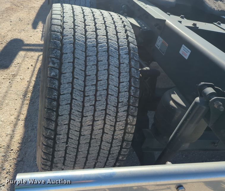 image for item OD9121 2020 Kenworth T680  semi truck