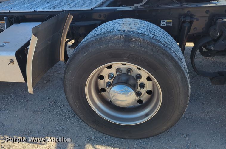 image for item OD9121 2020 Kenworth T680  semi truck