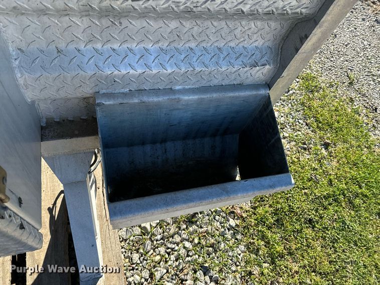 image for item OD9851 Merritt 320375C-0009  headache rack