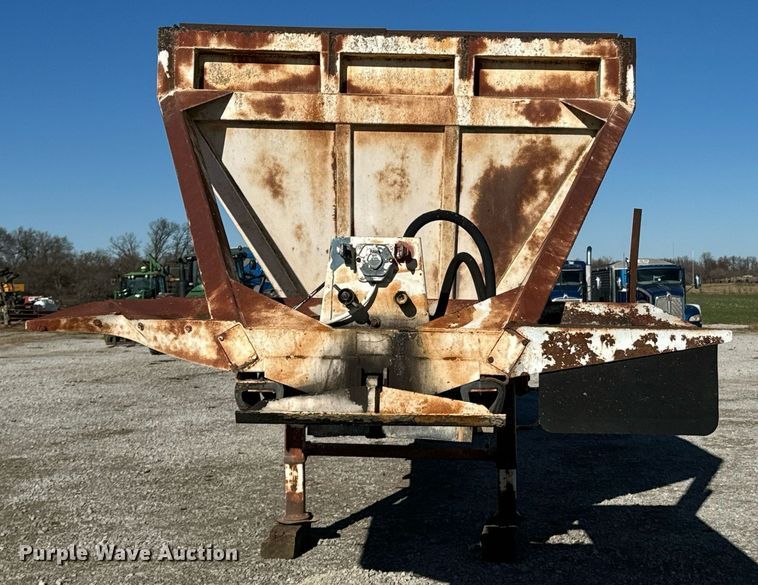 image for item OD9856 1988 Red River Trailers LB237  live bottom trailer