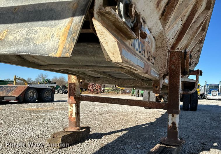 image for item OD9856 1988 Red River Trailers LB237  live bottom trailer