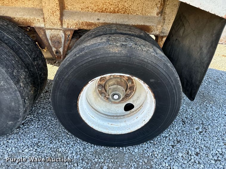 image for item OD9856 1988 Red River Trailers LB237  live bottom trailer