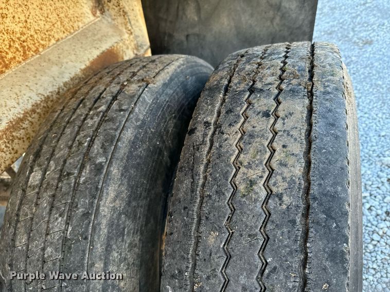 image for item OD9856 1988 Red River Trailers LB237  live bottom trailer