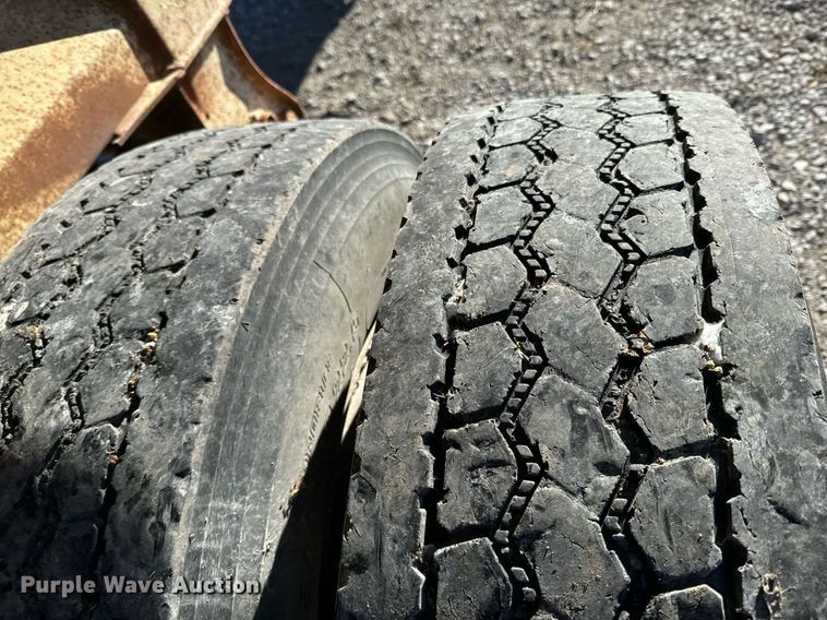 image for item OD9856 1988 Red River Trailers LB237  live bottom trailer