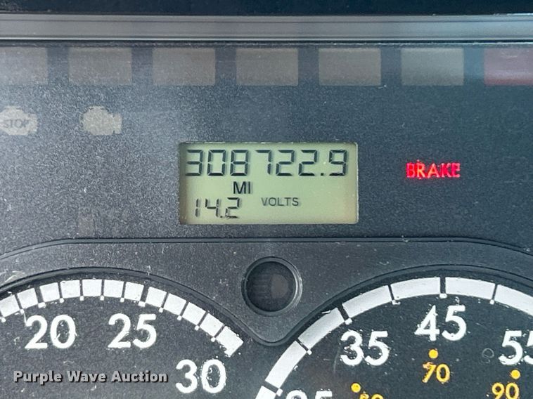 image for item OI9502 2012 Freightliner Cascadia 125  semi truck