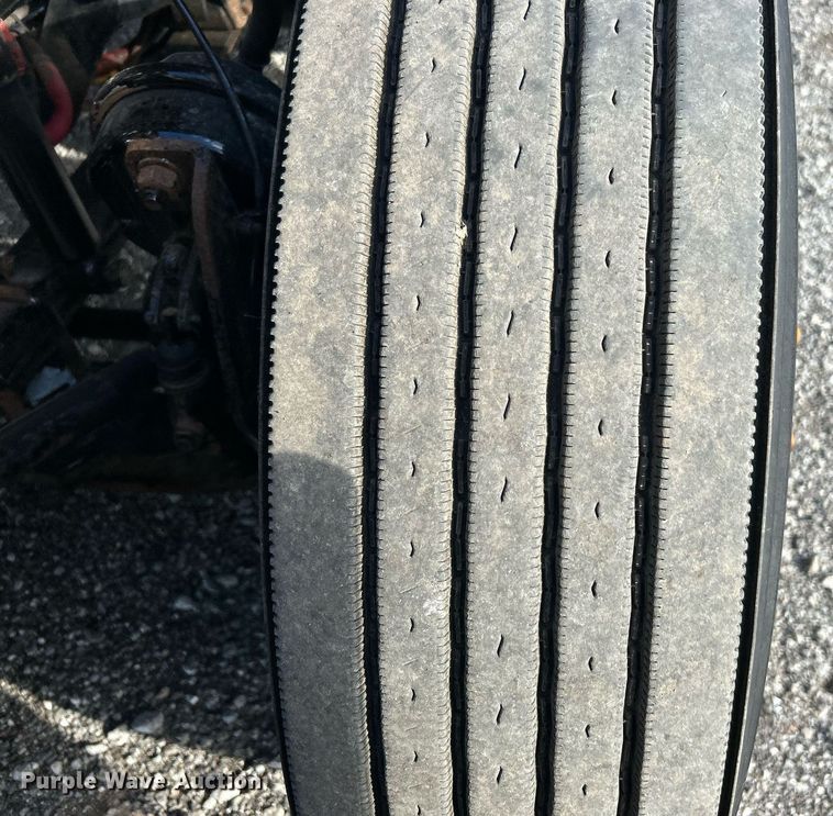 image for item OI9502 2012 Freightliner Cascadia 125  semi truck