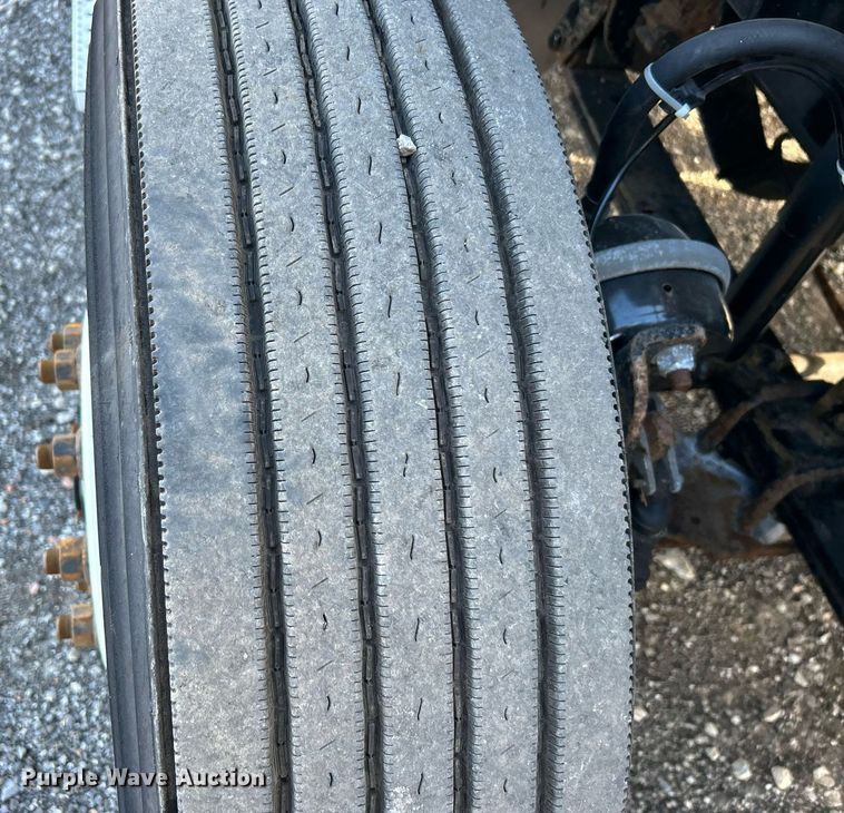 image for item OI9502 2012 Freightliner Cascadia 125  semi truck