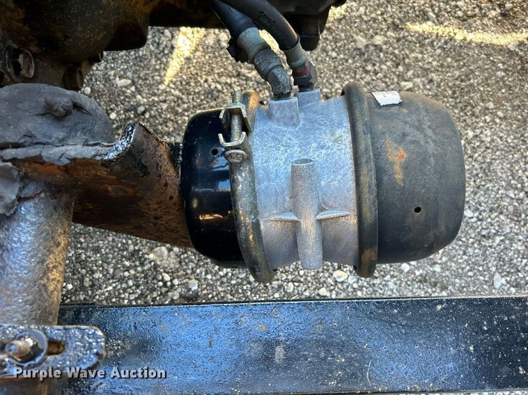 image for item OI9502 2012 Freightliner Cascadia 125  semi truck