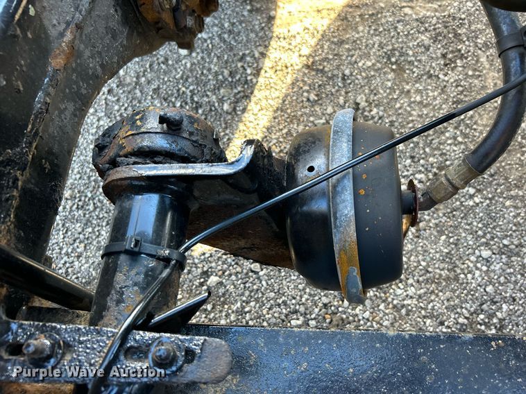 image for item OI9502 2012 Freightliner Cascadia 125  semi truck