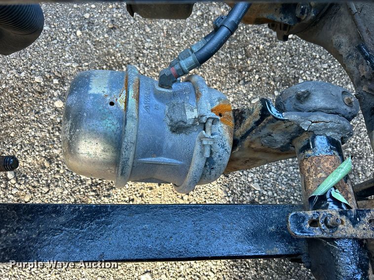 image for item OI9502 2012 Freightliner Cascadia 125  semi truck