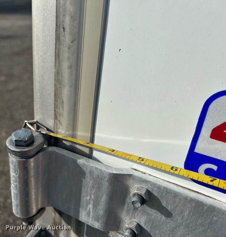 image for item OM9202 2013 Utility Trailer MFG VS2DX  dry van trailer