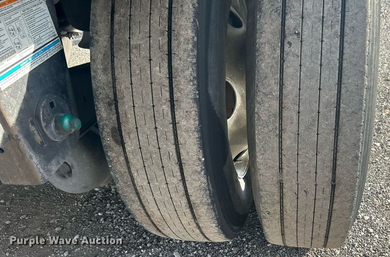 image for item OM9202 2013 Utility Trailer MFG VS2DX  dry van trailer