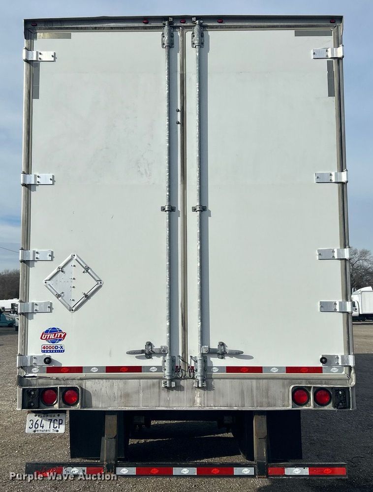 image for item OM9204 2015 Utility Trailer MFG VS2DX  dry van trailer