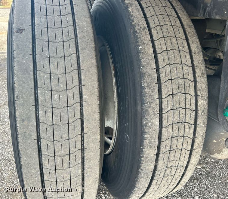 image for item OM9204 2015 Utility Trailer MFG VS2DX  dry van trailer