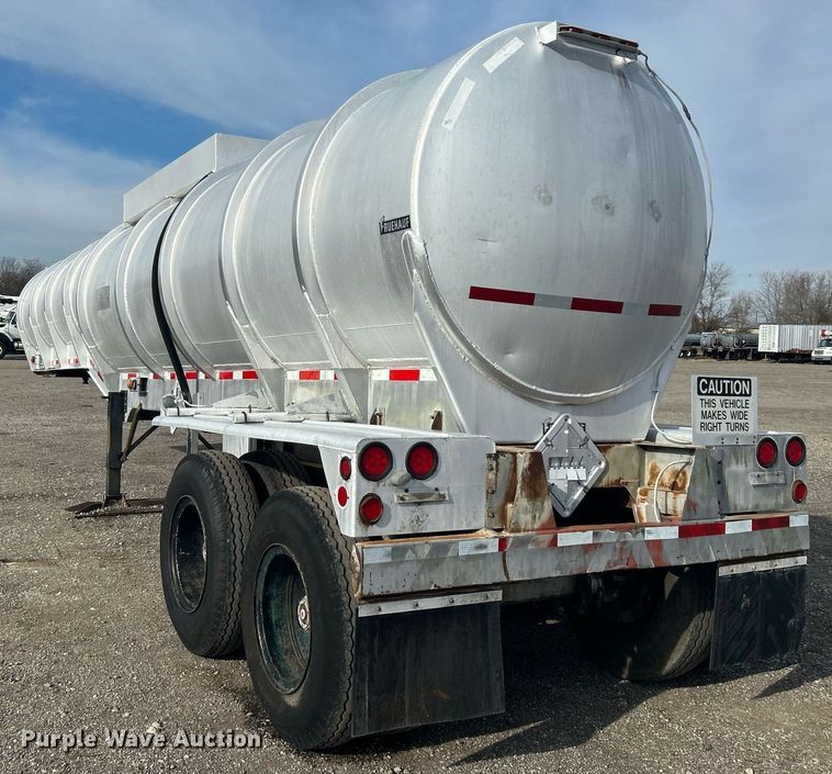 image for item OM9206 1968 Fruehauf TAOF2RDF  tank trailer