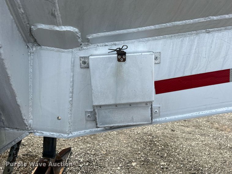 image for item OM9206 1968 Fruehauf TAOF2RDF  tank trailer