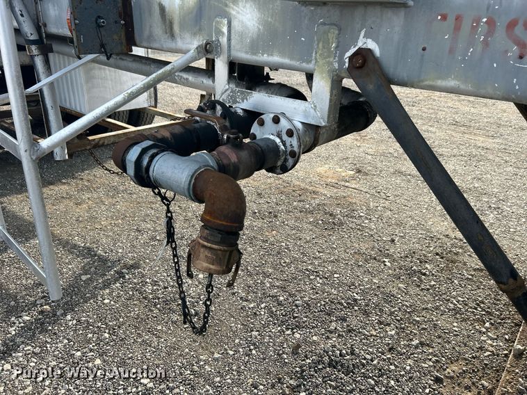 image for item OM9206 1968 Fruehauf TAOF2RDF  tank trailer