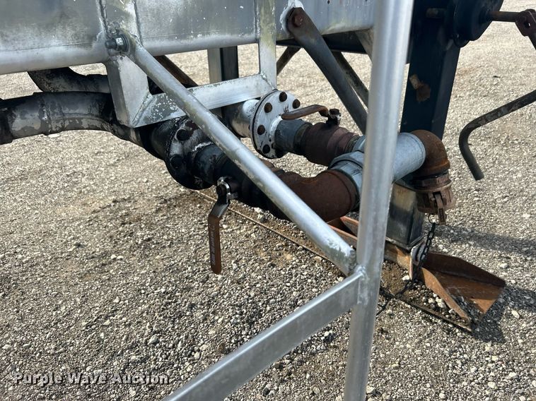 image for item OM9206 1968 Fruehauf TAOF2RDF  tank trailer