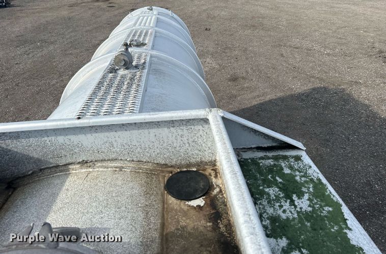 image for item OM9206 1968 Fruehauf TAOF2RDF  tank trailer