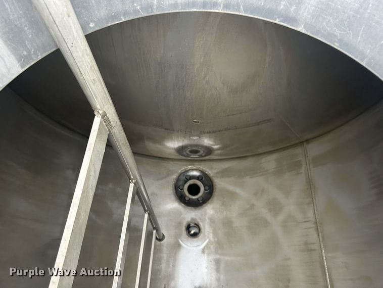 image for item OM9206 1968 Fruehauf TAOF2RDF  tank trailer