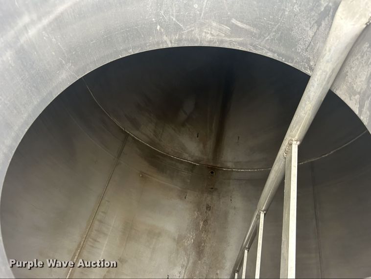 image for item OM9206 1968 Fruehauf TAOF2RDF  tank trailer