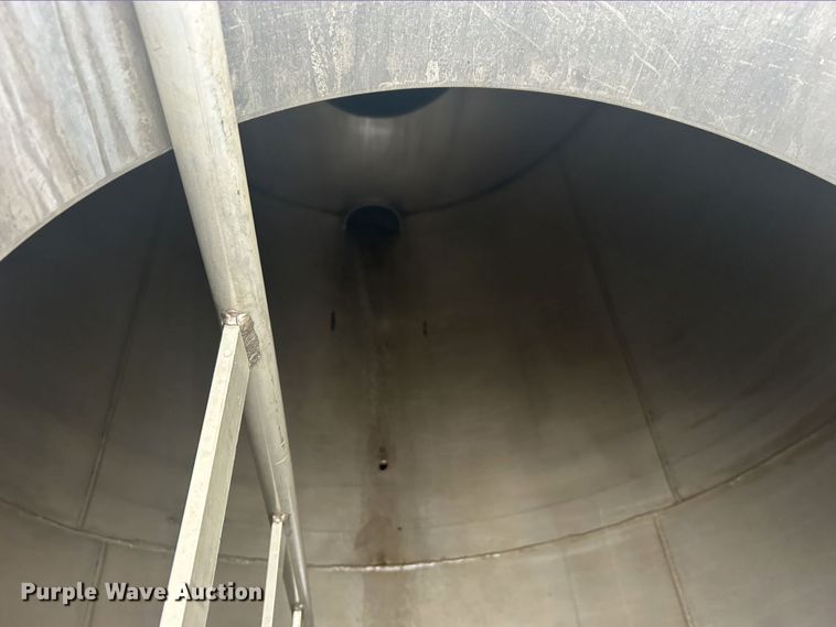 image for item OM9206 1968 Fruehauf TAOF2RDF  tank trailer