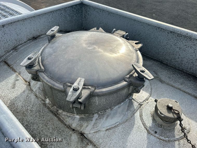 image for item OM9206 1968 Fruehauf TAOF2RDF  tank trailer