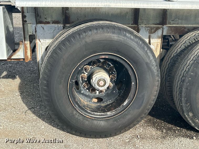 image for item OM9206 1968 Fruehauf TAOF2RDF  tank trailer