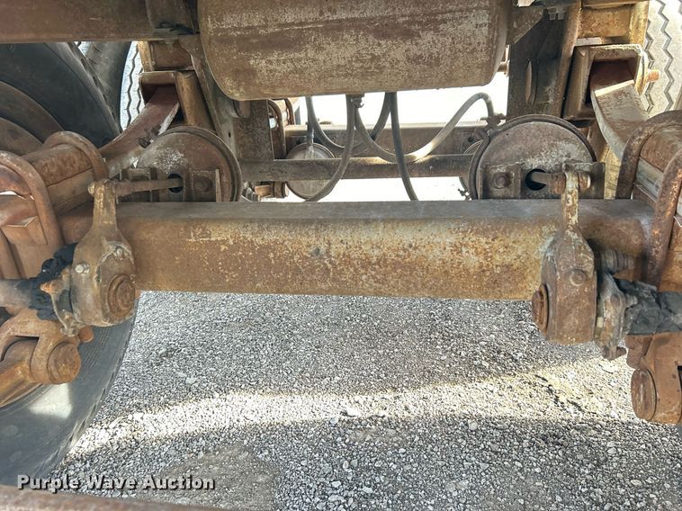 image for item OM9206 1968 Fruehauf TAOF2RDF  tank trailer