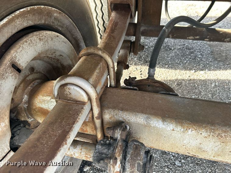 image for item OM9206 1968 Fruehauf TAOF2RDF  tank trailer