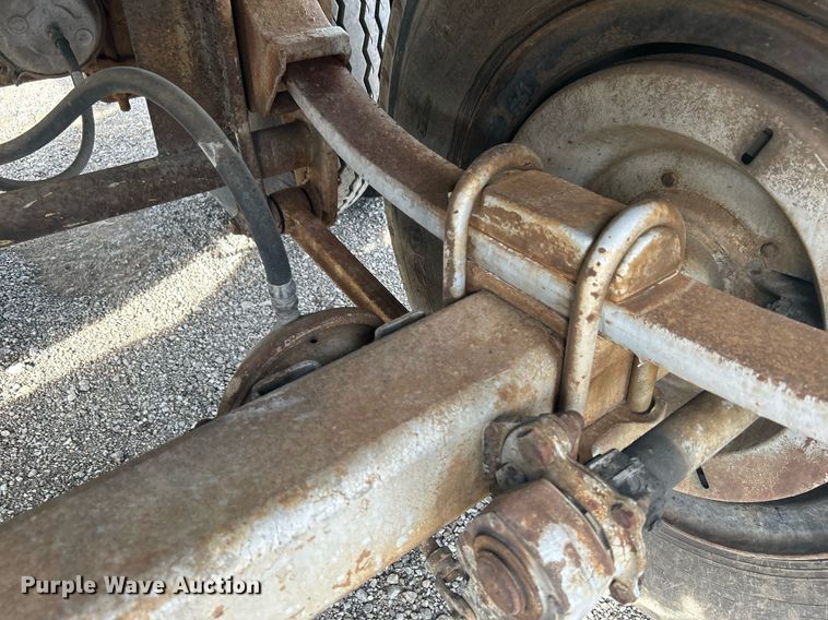 image for item OM9206 1968 Fruehauf TAOF2RDF  tank trailer