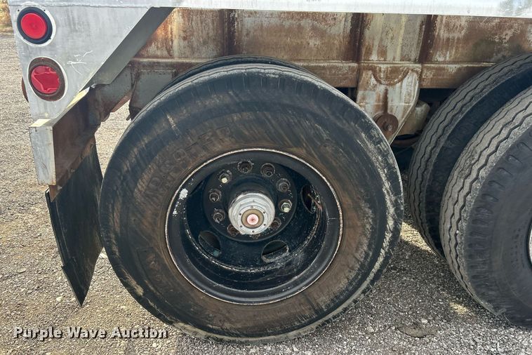 image for item OM9206 1968 Fruehauf TAOF2RDF  tank trailer