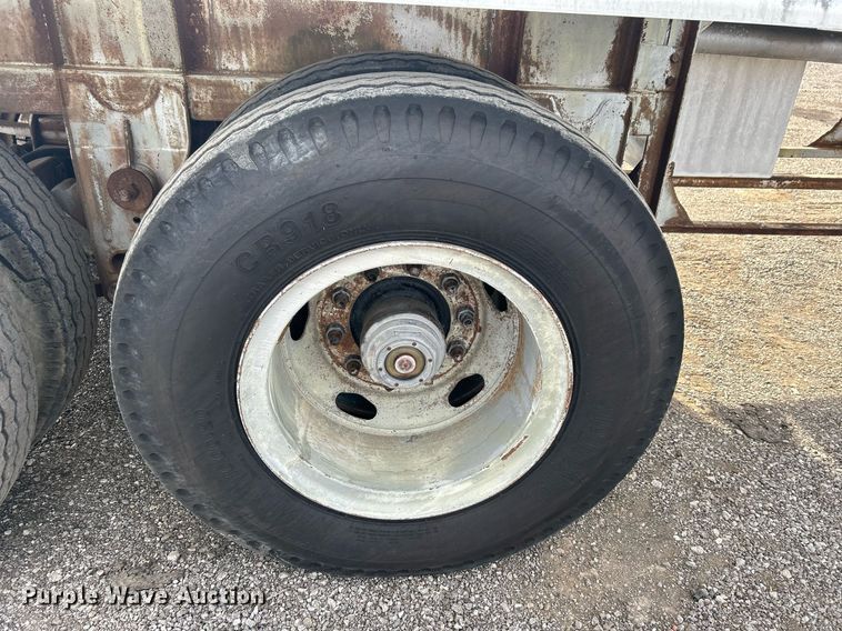 image for item OM9206 1968 Fruehauf TAOF2RDF  tank trailer