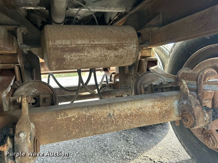 image for item OM9206 1968 Fruehauf TAOF2RDF  tank trailer