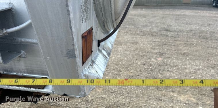 image for item OM9206 1968 Fruehauf TAOF2RDF  tank trailer