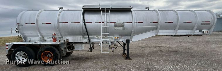 image for item OM9237 1968 Fruehauf TAOF2RDF  tank trailer