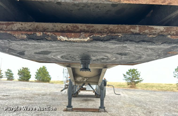 image for item OM9237 1968 Fruehauf TAOF2RDF  tank trailer