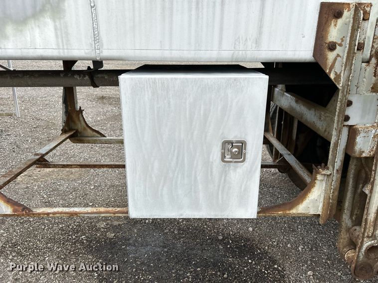image for item OM9237 1968 Fruehauf TAOF2RDF  tank trailer