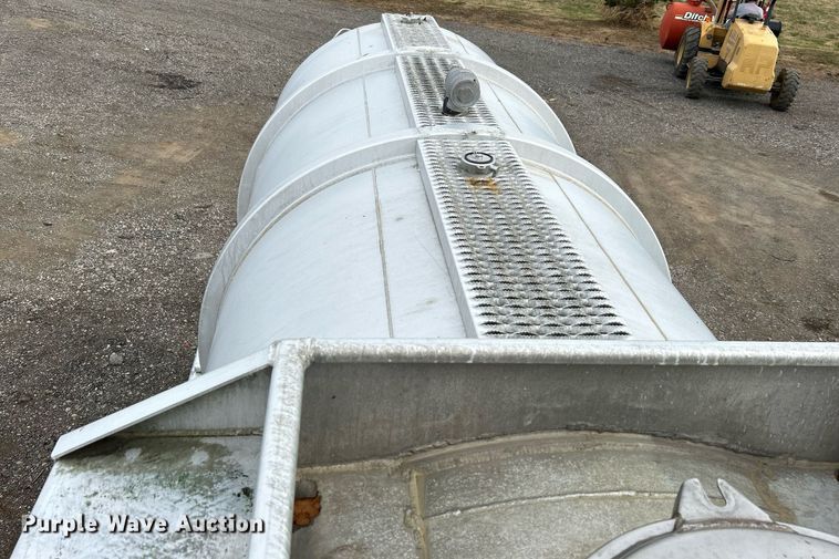 image for item OM9237 1968 Fruehauf TAOF2RDF  tank trailer