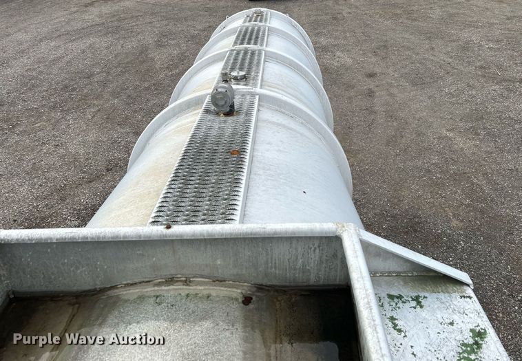 image for item OM9237 1968 Fruehauf TAOF2RDF  tank trailer