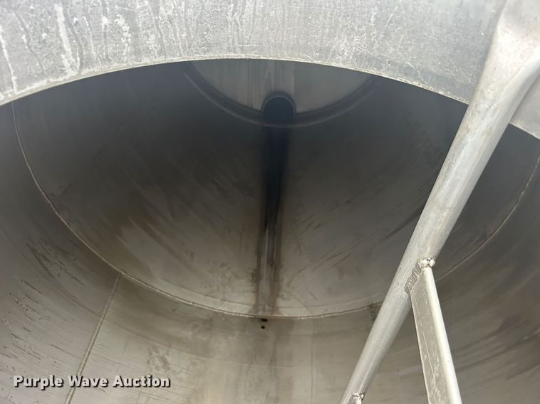 image for item OM9237 1968 Fruehauf TAOF2RDF  tank trailer