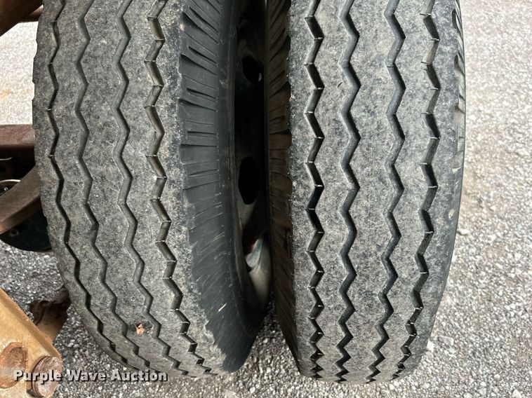 image for item OM9237 1968 Fruehauf TAOF2RDF  tank trailer