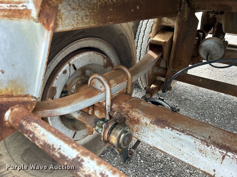 image for item OM9237 1968 Fruehauf TAOF2RDF  tank trailer