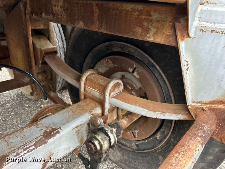 image for item OM9237 1968 Fruehauf TAOF2RDF  tank trailer