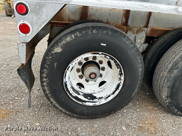 image for item OM9237 1968 Fruehauf TAOF2RDF  tank trailer