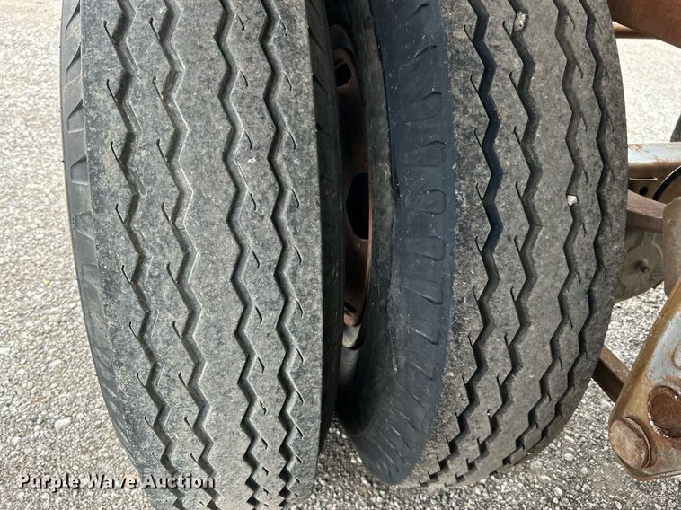 image for item OM9237 1968 Fruehauf TAOF2RDF  tank trailer